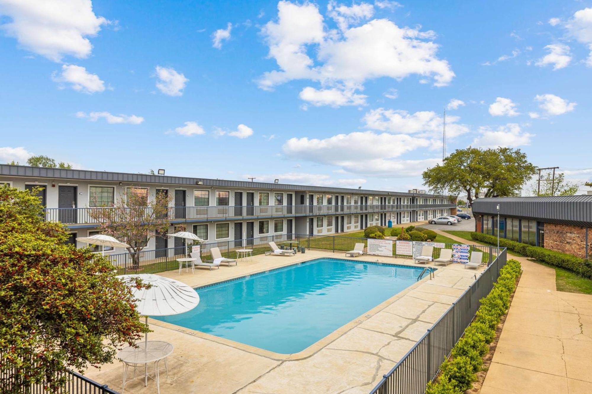 Americas Best Value Inn Fort Worth/Hurst Richland Hills Exterior photo