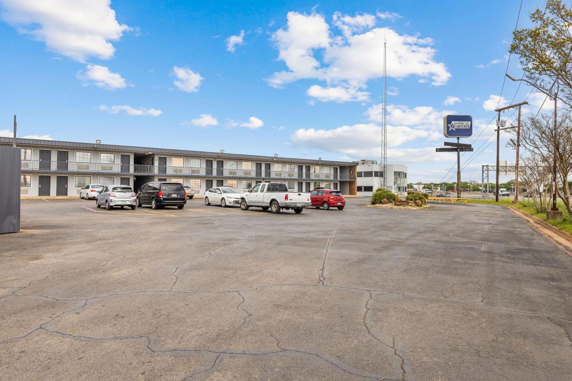 Americas Best Value Inn Fort Worth/Hurst Richland Hills Exterior photo