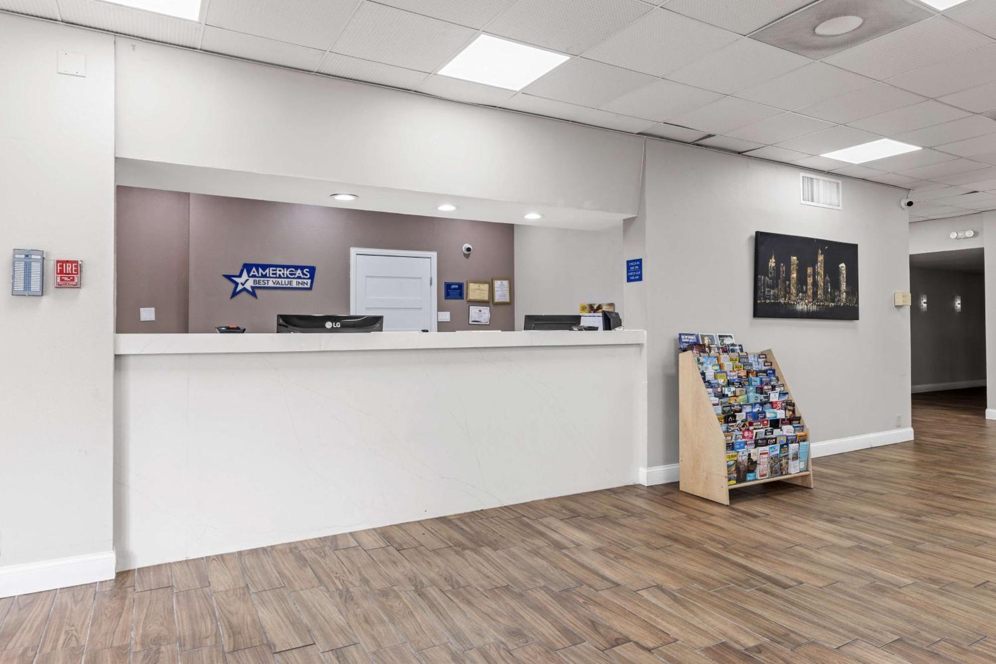 Americas Best Value Inn Fort Worth/Hurst Richland Hills Exterior photo