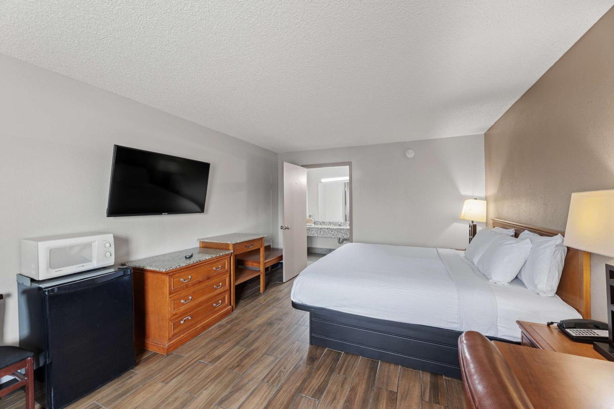 Americas Best Value Inn Fort Worth/Hurst Richland Hills Exterior photo