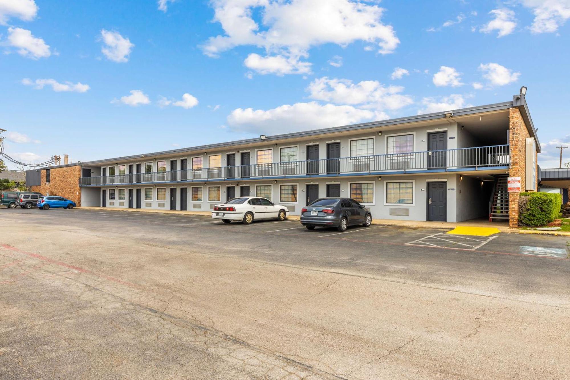 Americas Best Value Inn Fort Worth/Hurst Richland Hills Exterior photo
