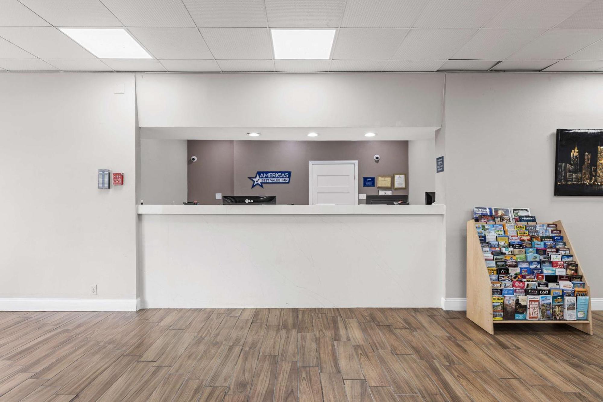 Americas Best Value Inn Fort Worth/Hurst Richland Hills Exterior photo
