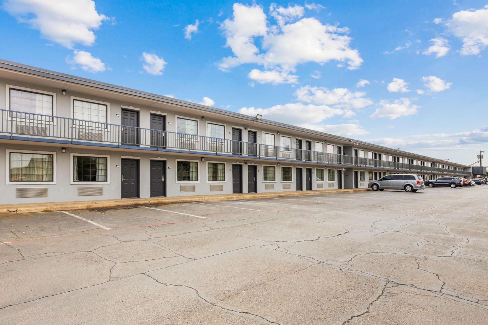 Americas Best Value Inn Fort Worth/Hurst Richland Hills Exterior photo
