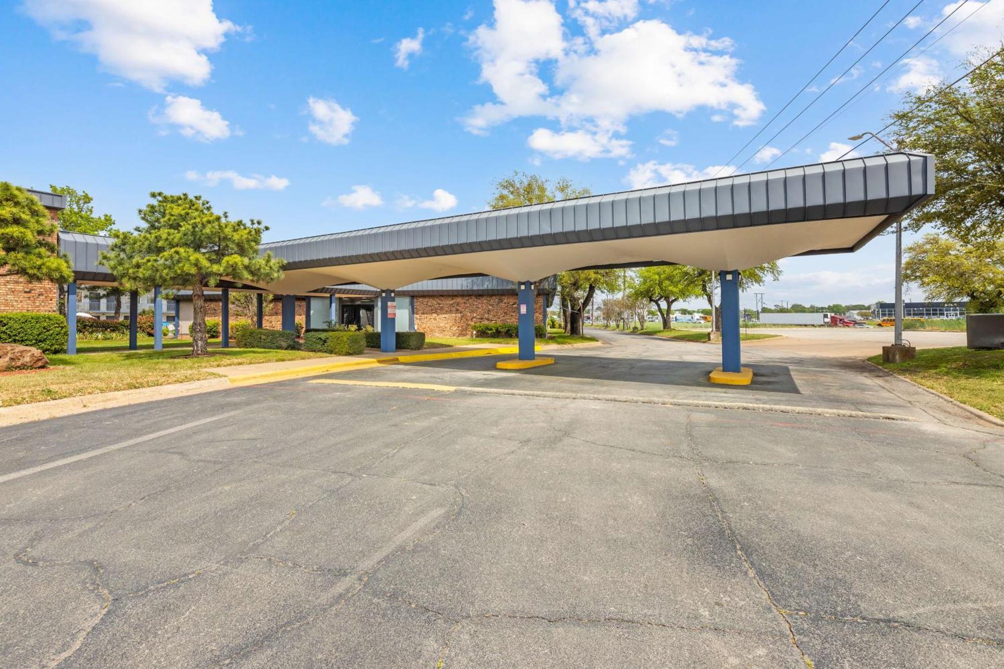 Americas Best Value Inn Fort Worth/Hurst Richland Hills Exterior photo